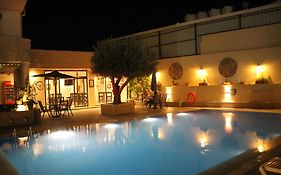 Salome Hotel